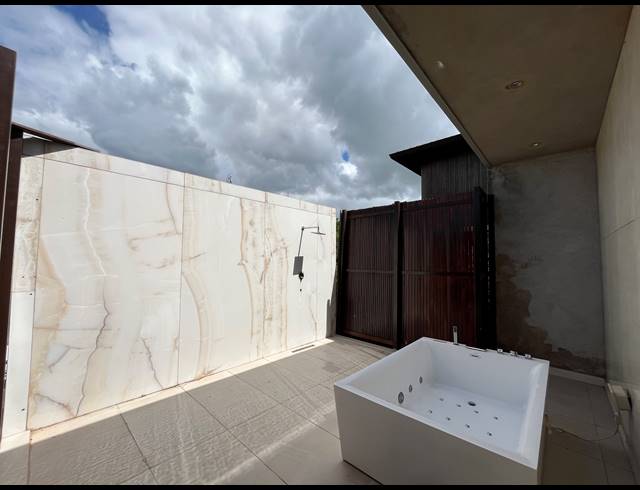 5 BEDROOM HOUSE FOR SALE IN IZINGA RIDGE